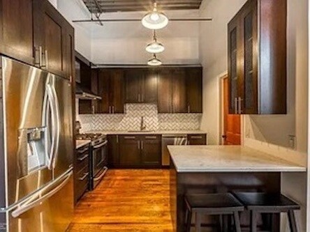 Foto del edificio - 312 N May St