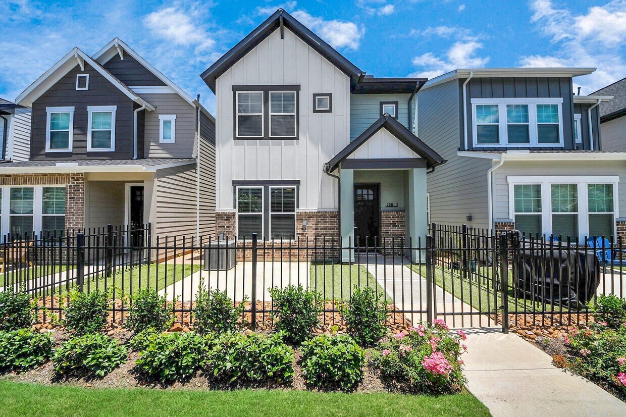 Foto principal - 5300 Berkeley Knl Cir