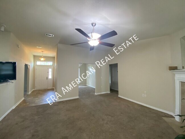 Building Photo - 4/2 Navarre