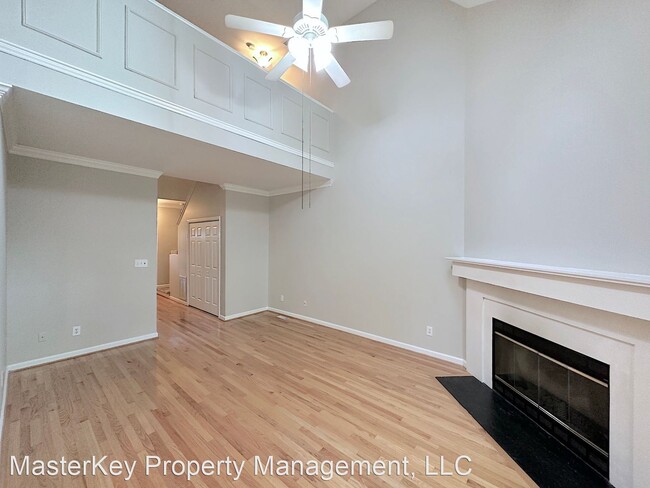 Building Photo - 3 br, 2.5 bath House - 202 Vinca Circle