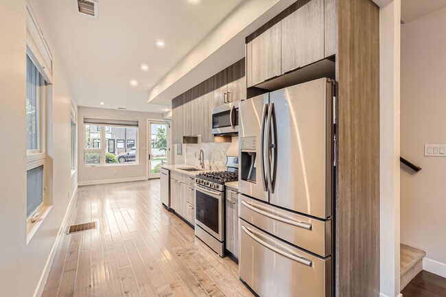 Photo - GORGEOUS TOWNHOUSE IN RiNo