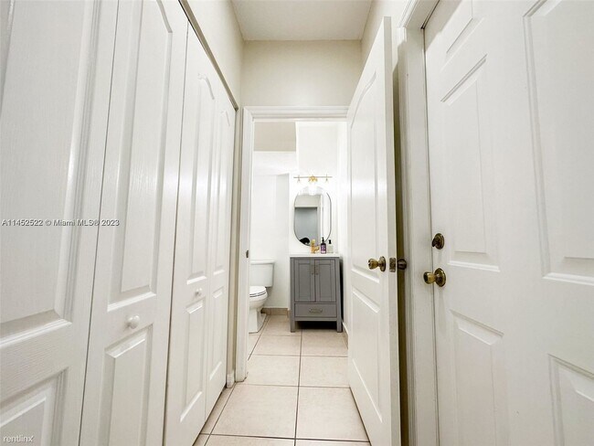 Foto del edificio - 3 br, 2.5 bath Townhome - 130 Riverwalk Ci...