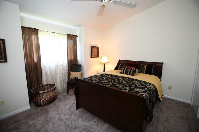 Foto del edificio - 1400 Pine Valley Dr