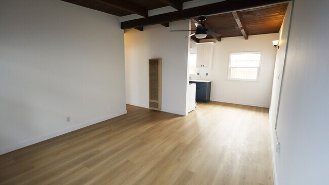 Foto del edificio - 429 1/2 28th St