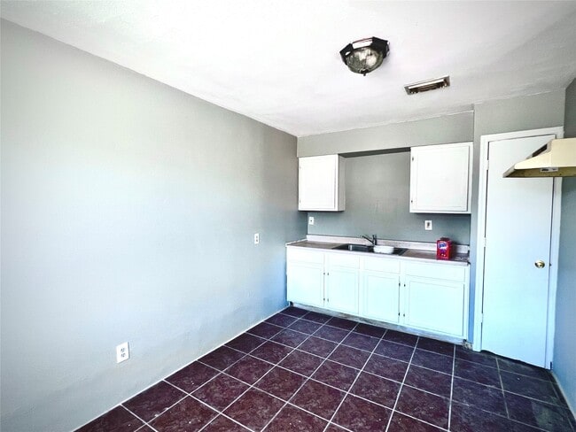 Foto del edificio - 6802 Sayers St