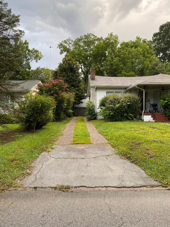 Building Photo - 225 S Germantown Rd