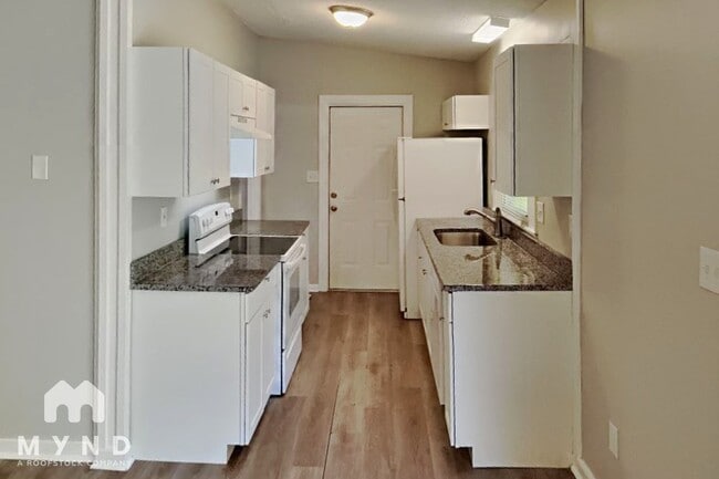 Building Photo - 1418 Gaston Way