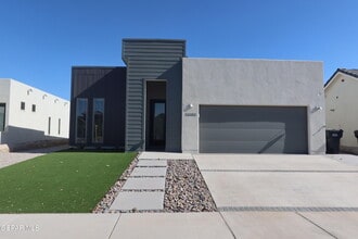 Building Photo - 13580 Doncaster St