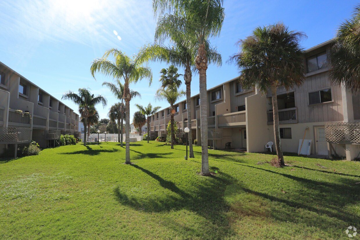 Foto del edificio - Beach Place Townhomes