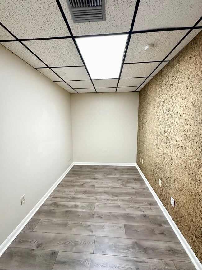 Building Photo - 212 Exchange Pl