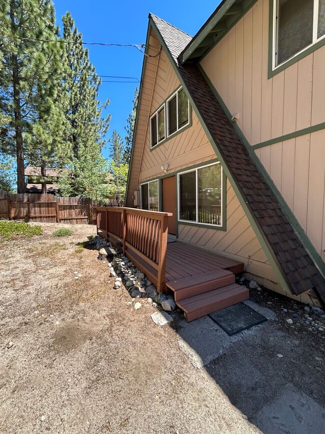 Building Photo - Christmas Valley Chalet with Garage - acro...