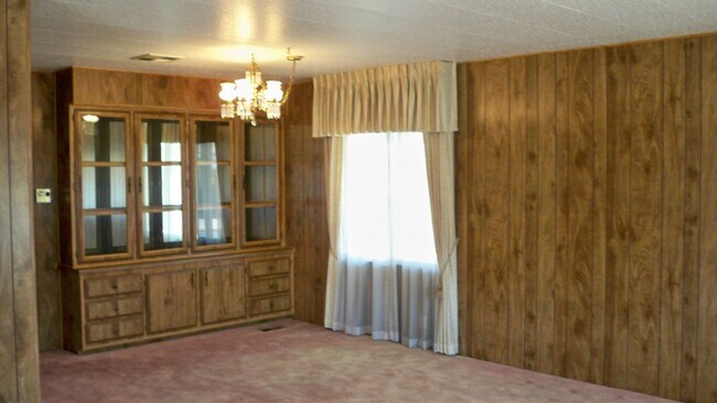 Building Photo - 26111 Kentia Palm Dr