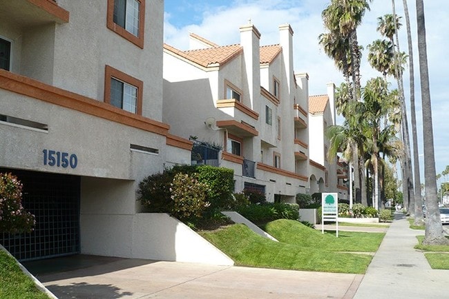 Building Photo - 15150 Sherman Way
