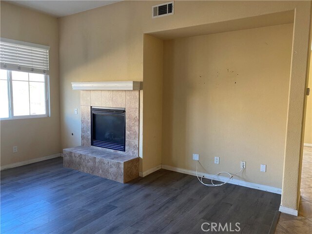 Foto del edificio - 26330 Norma Jean Pl