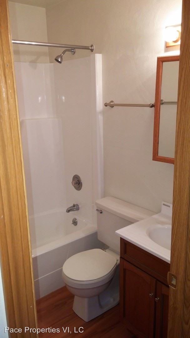 Building Photo - 2 br, 1 bath Apartment - 204/208 Main St