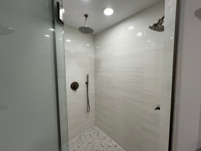 Foto del edificio - 604 E 42nd St