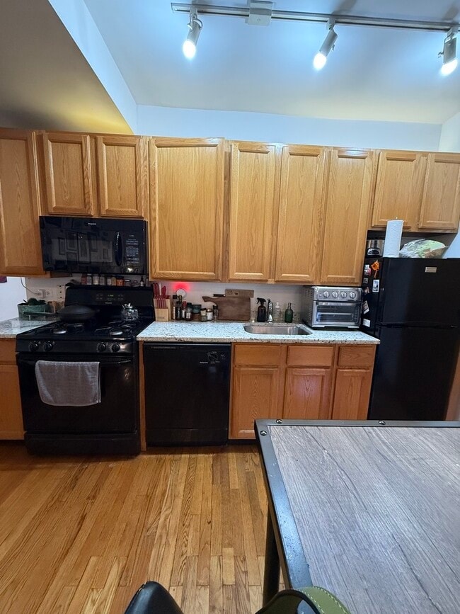 Foto del edificio - 628 W Patterson Ave