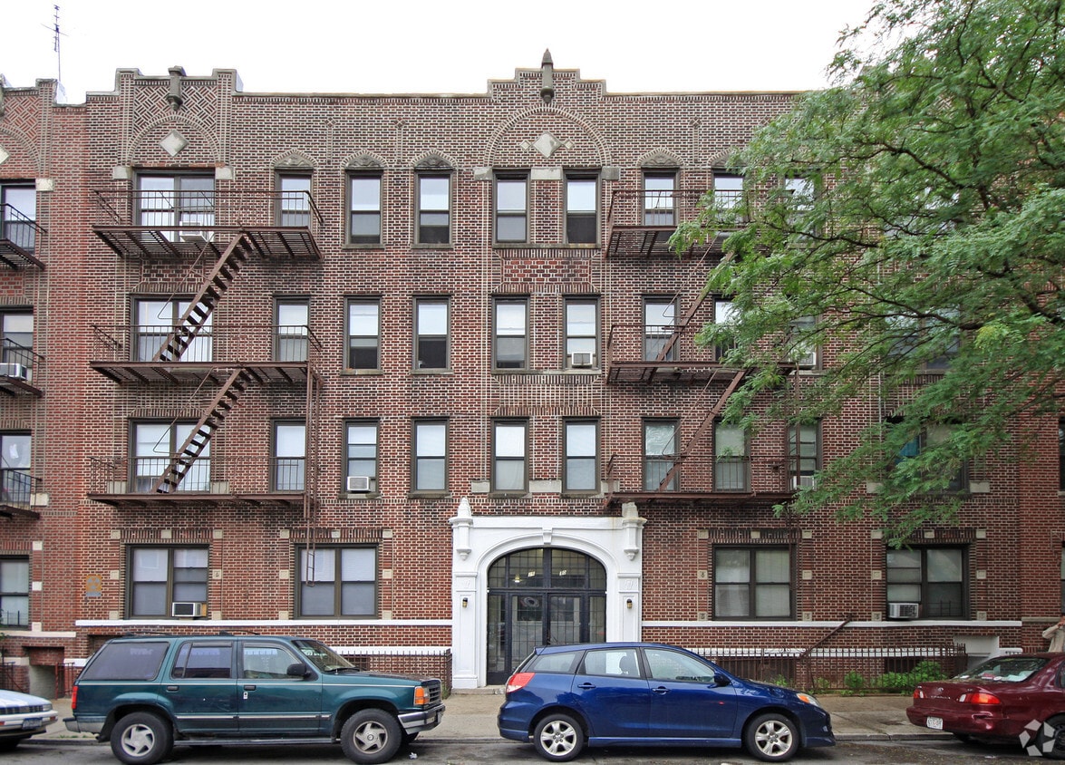 Primary Photo - 25-70 41st St