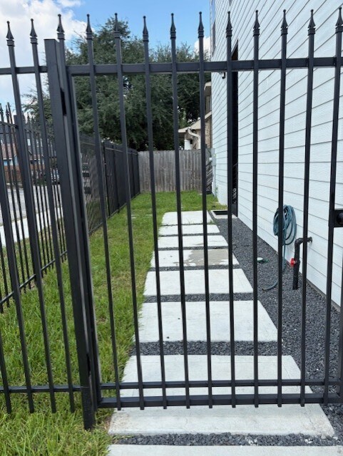 Building Photo - 1003 E 33rd St