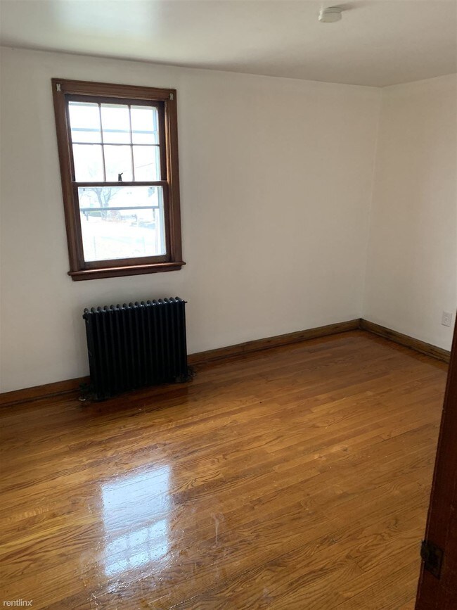 Building Photo - 2 br, 1 bath Duplex - 541 Strong St