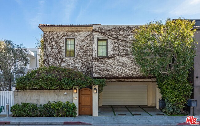 Foto del edificio - 22148 E Pacific Coast Hwy