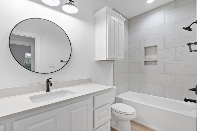 Building Photo - 5032 Mooney Fls Dr