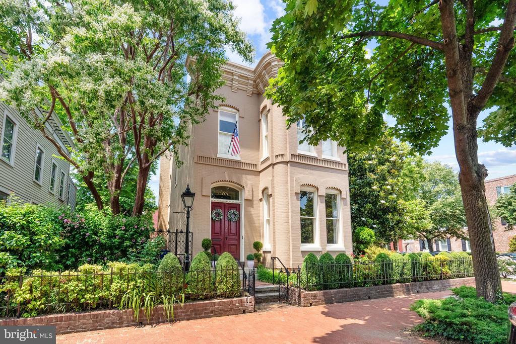 Foto principal - 401 6th St SE