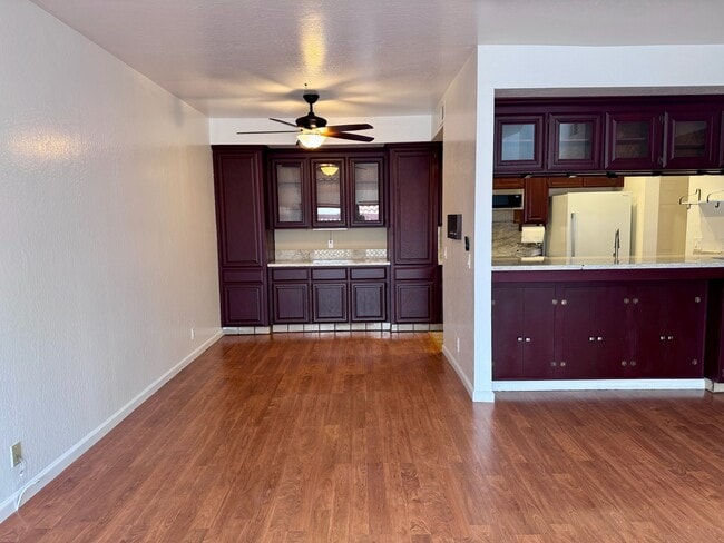 Área de comedor - 25912 Hayward Blvd