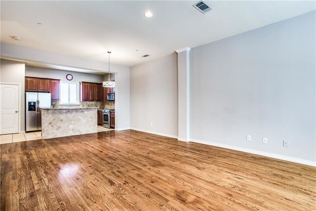 Foto del edificio - 13900 Noel Rd