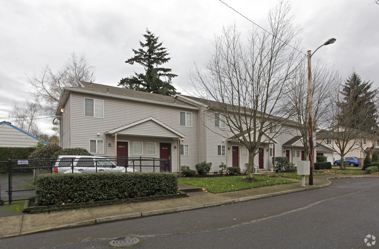 Primary Photo - 3604-3624 SE 88th Ave