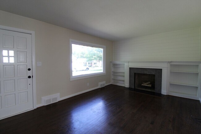 Building Photo - 2 Bedroom 1 Bath Home In Mission