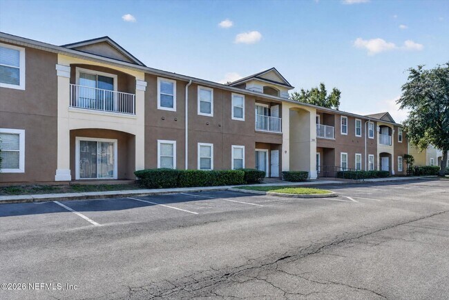 Foto del edificio - 7920 Merrill Rd