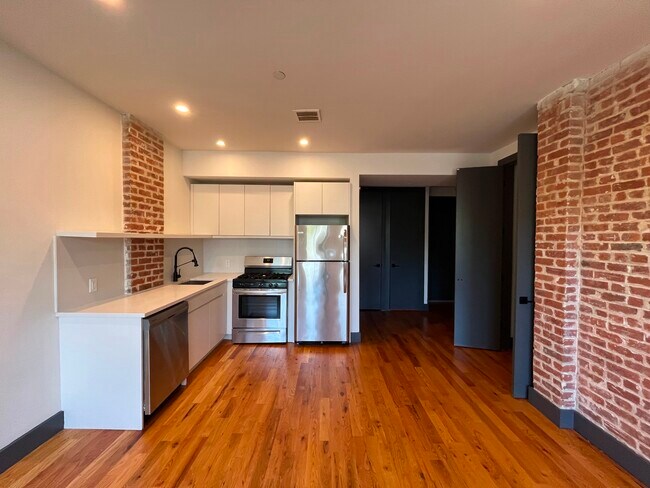 Foto del edificio - 568 Communipaw Ave