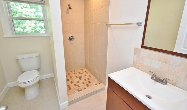 Foto del edificio - 5606 Robertson St