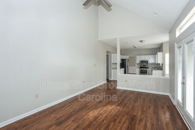 Foto del edificio - 7335 Maitland Ln
