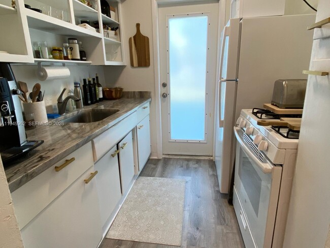 Foto del edificio - 101 Collins Ave