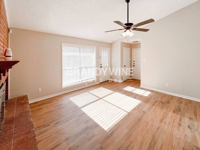 Foto del edificio - 5505 Key Bend