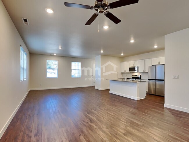 Foto del edificio - 4726 87th Avenue NE