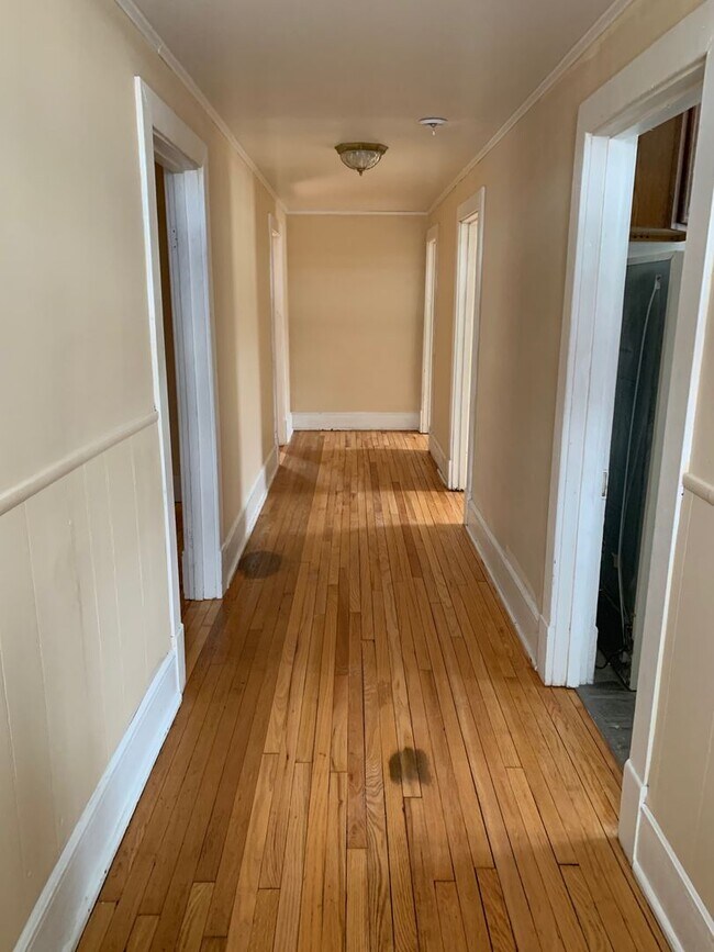 Foto del edificio - Downtown Buena Vista 2nd floor apartment 5...