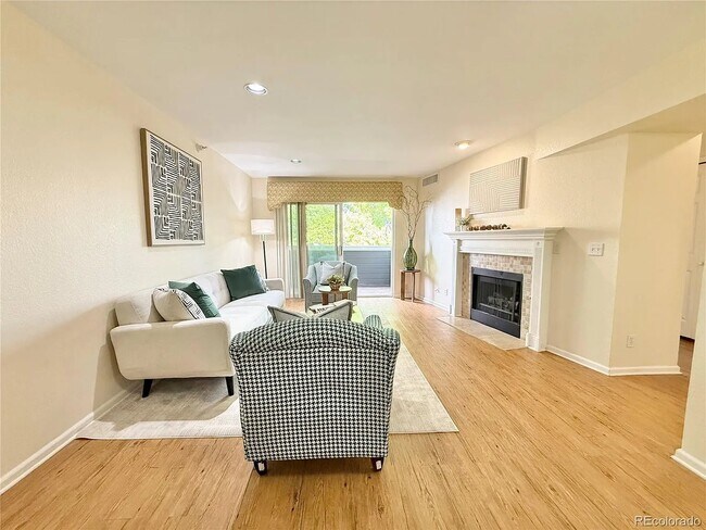 Photo - 444 S Kittredge St Apartment