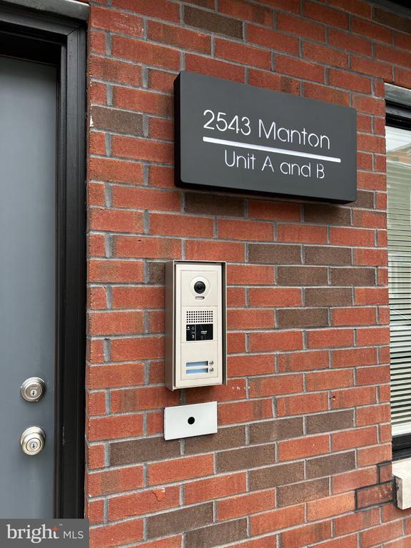Building Photo - 2543 Manton St