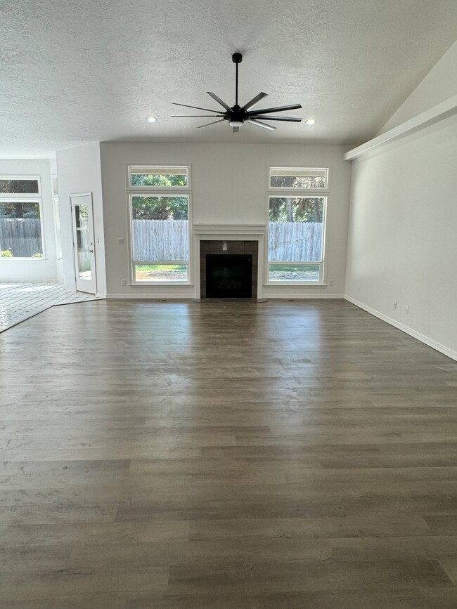 Building Photo - 1532 W Powder Ct