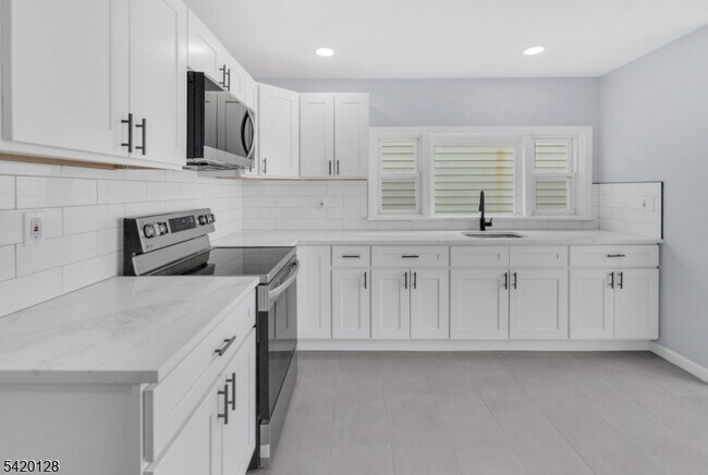 Foto del edificio - 157 Fairmount Ave