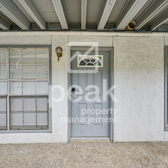 Foto del edificio - $950! Updated 1-Bedroom Condo Near Pool. $...