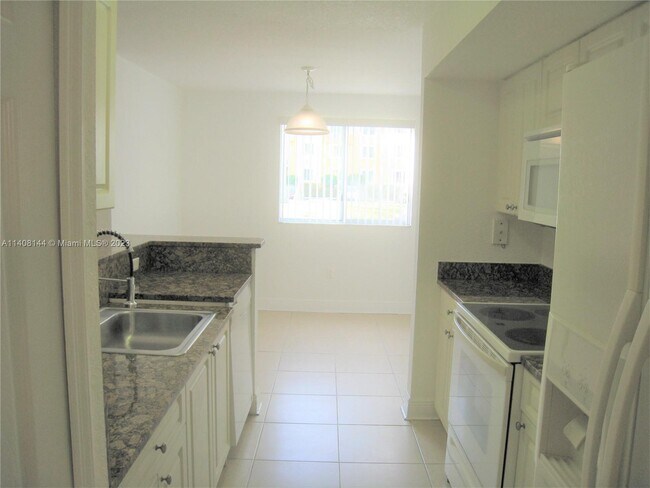 Building Photo - 21000 SW 87th Ave