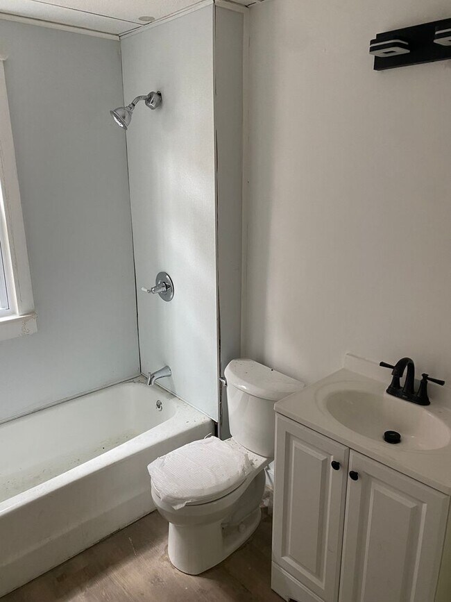 Foto del edificio - 2791 E 127th St