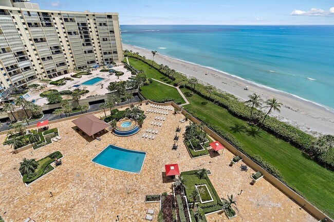 Foto del edificio - 100 Ocean Trail Way