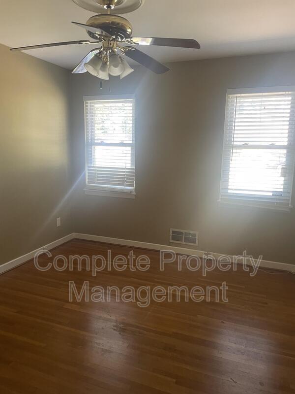Building Photo - 744 Glen Ridge Dr