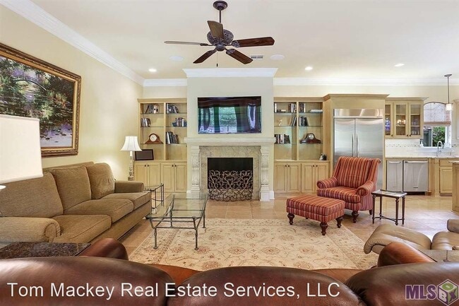 Building Photo - 5 br, 4.5 bath House - 17915 Five Oaks Dr.