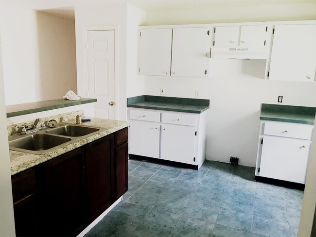 Foto del edificio - 1744 W 28th St